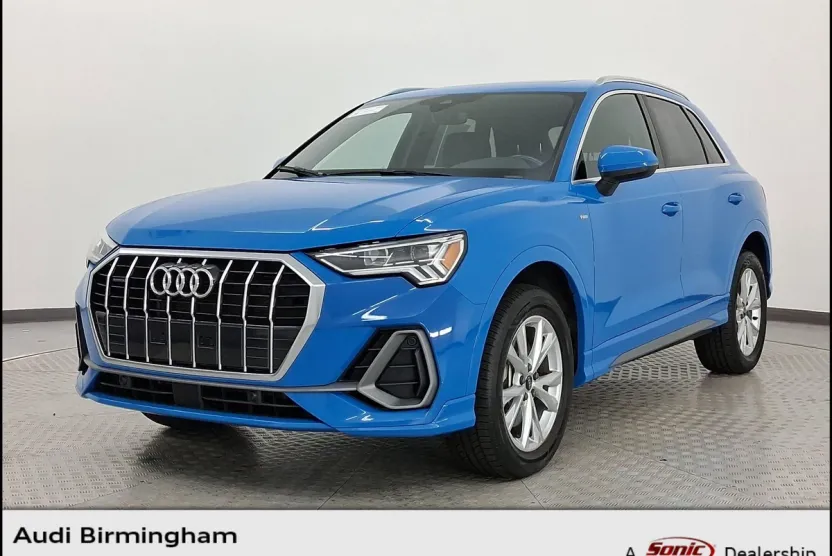 2023 Audi Q3 45 TFSI S line Premium photo 1