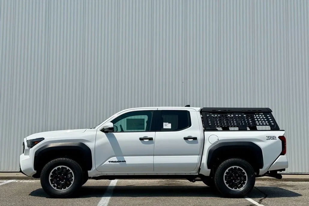 2025 Toyota Tacoma TRD Off-Road photo 1