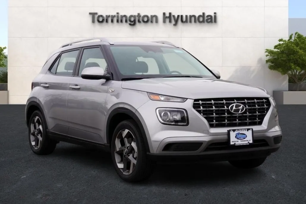 2024 Hyundai Venue SEL photo 1