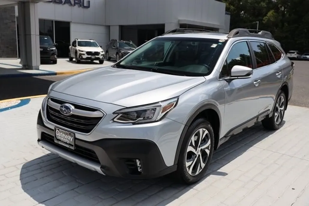2021 Subaru Outback Limited photo 1