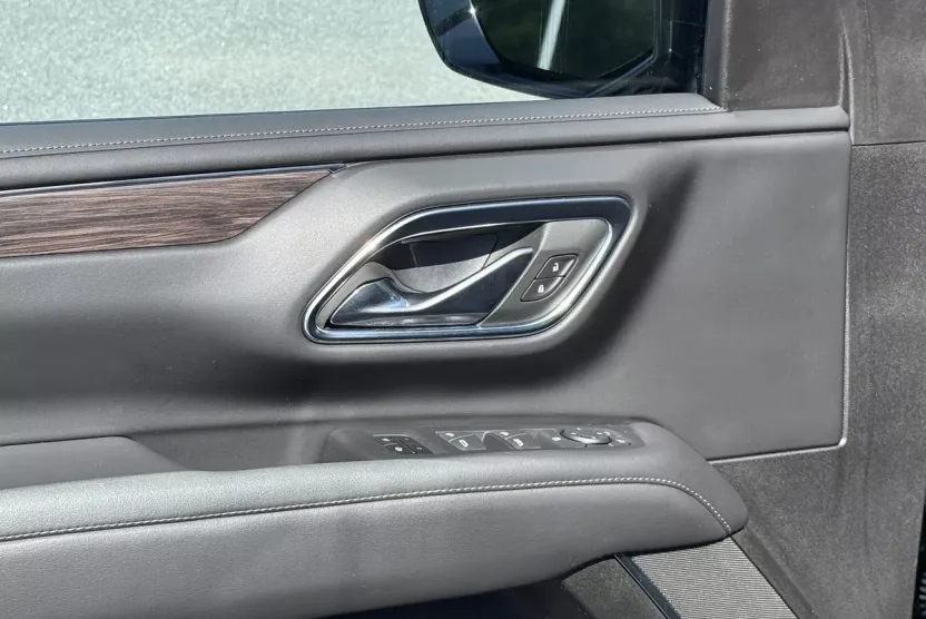 2023 Chevrolet Tahoe Z71 photo 1