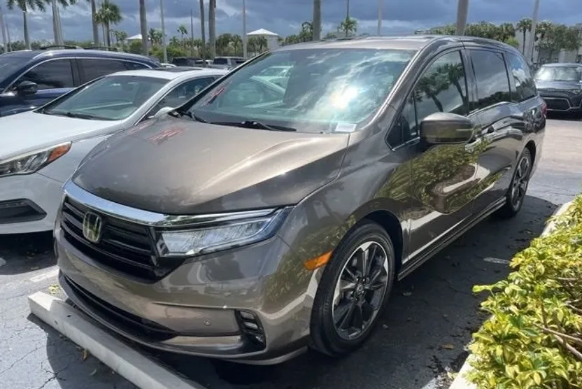 2022 Honda Odyssey Elite photo 1