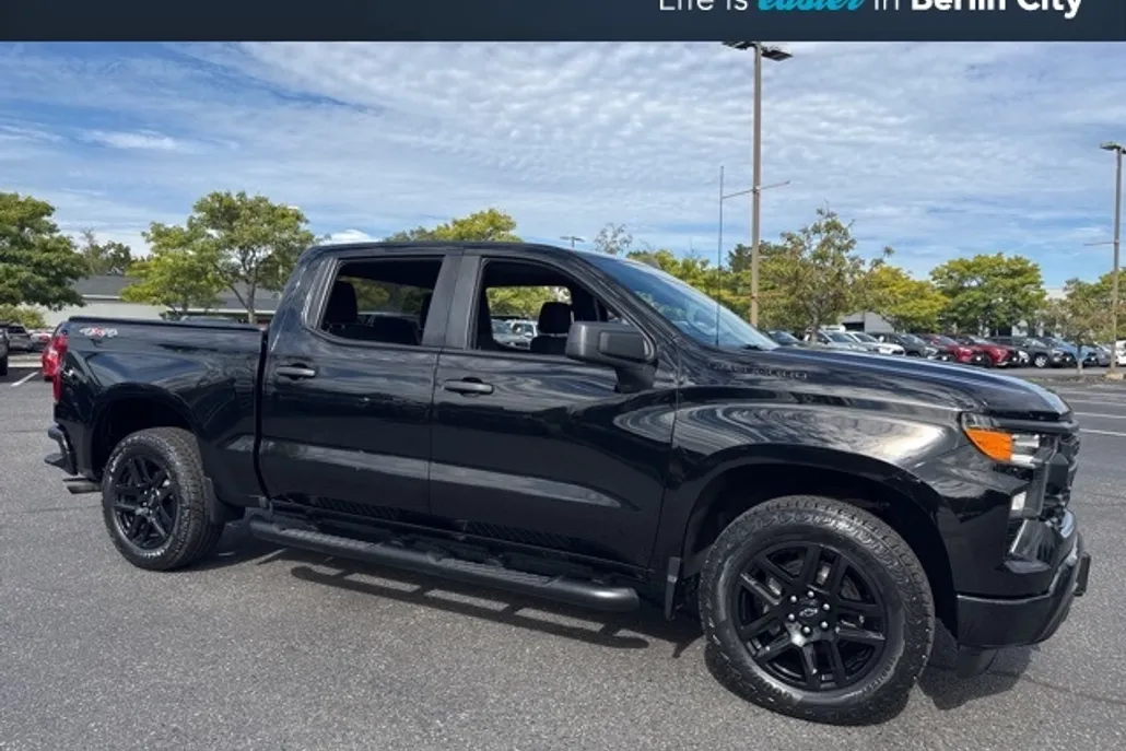 2023 Chevrolet Silverado 1500 Custom photo 1
