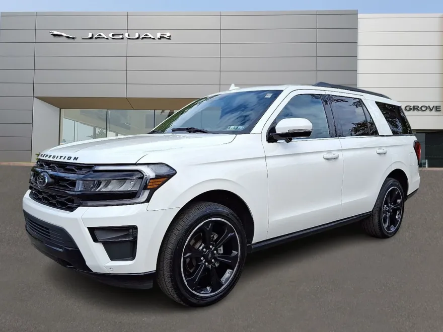2023 Ford Expedition Limited photo 1