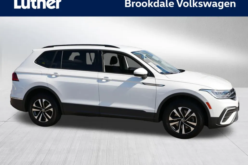 2022 Volkswagen Tiguan S photo 1