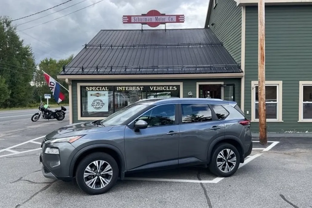 2023 Nissan Rogue SV photo 1