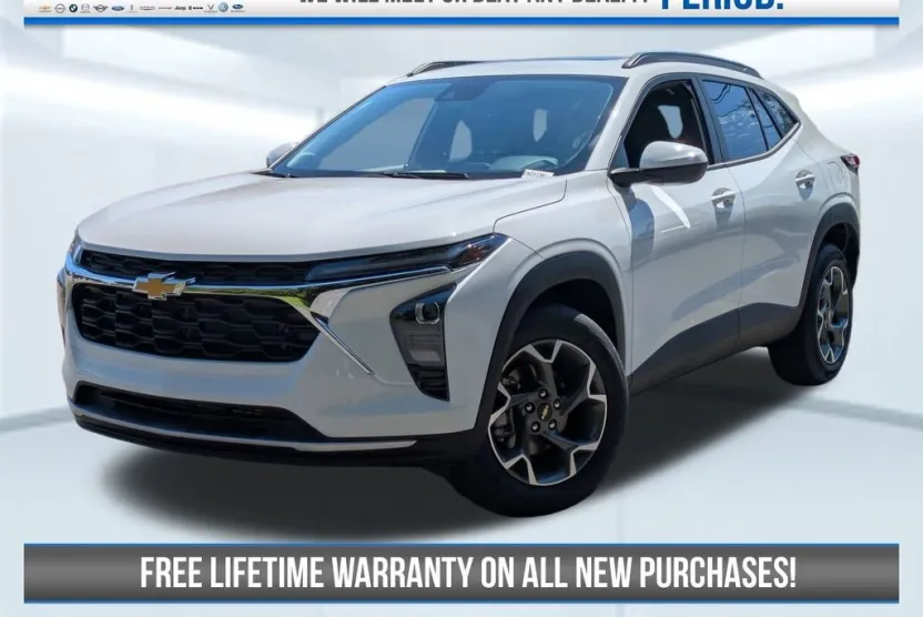 2025 Chevrolet Trax LT photo 1