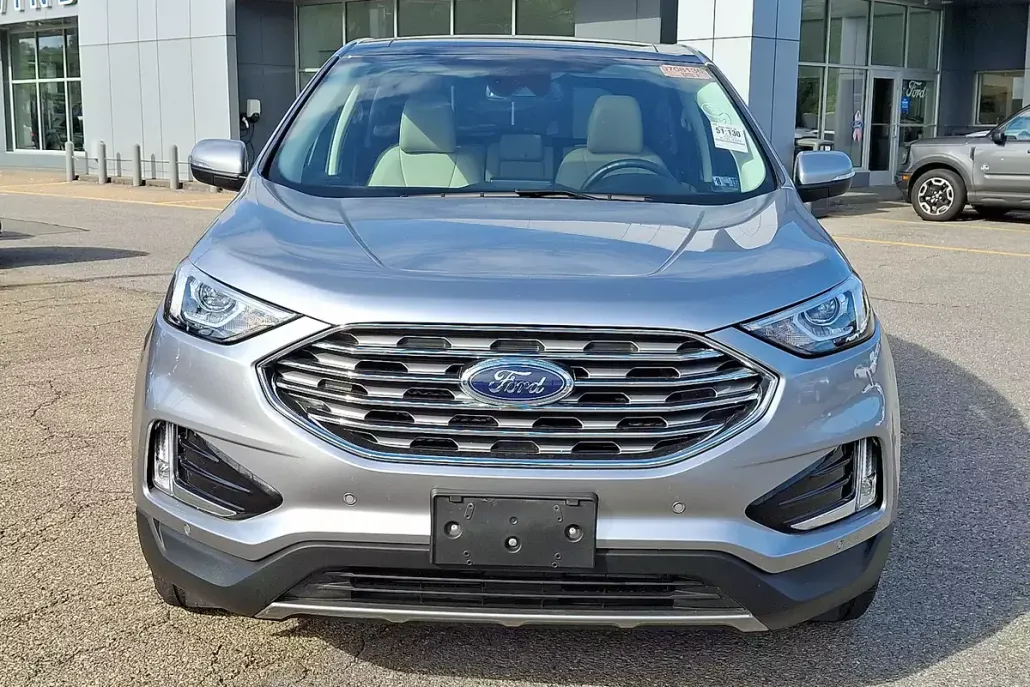 2022 Ford Edge SEL photo 1
