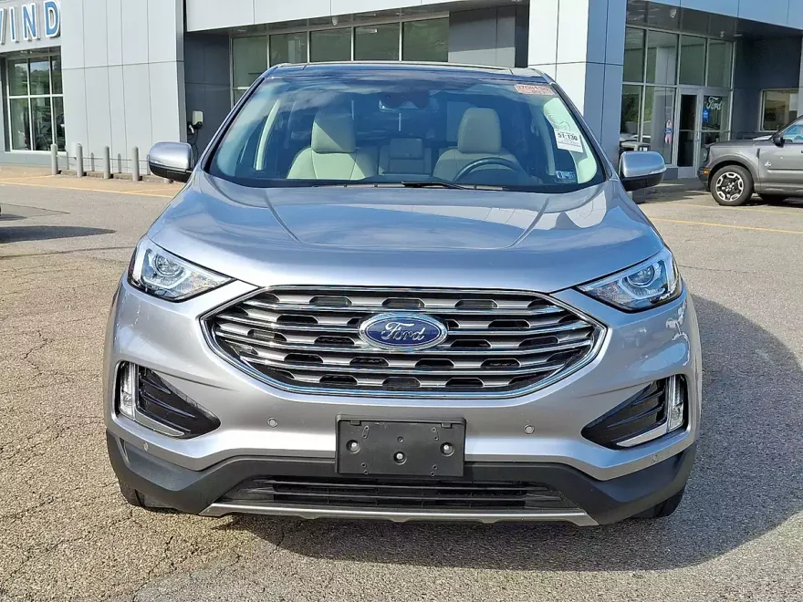 2022 Ford Edge SEL photo 1