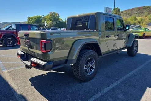 2025 Jeep Gladiator Mojave photo 2