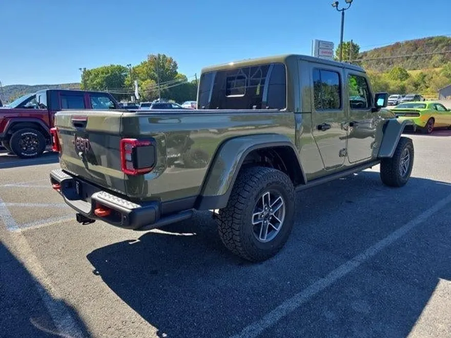 2025 Jeep Gladiator Mojave photo 2