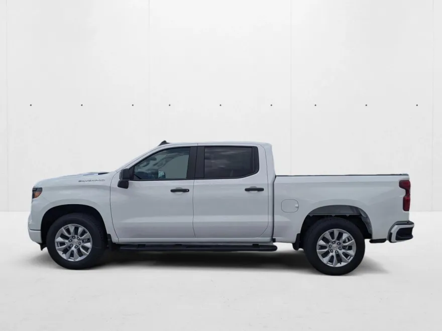 2025 Chevrolet Silverado 1500 Custom photo 1