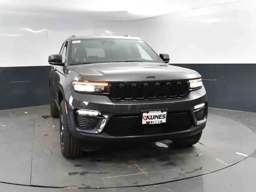 2025 Jeep Grand Cherokee Limited photo 1