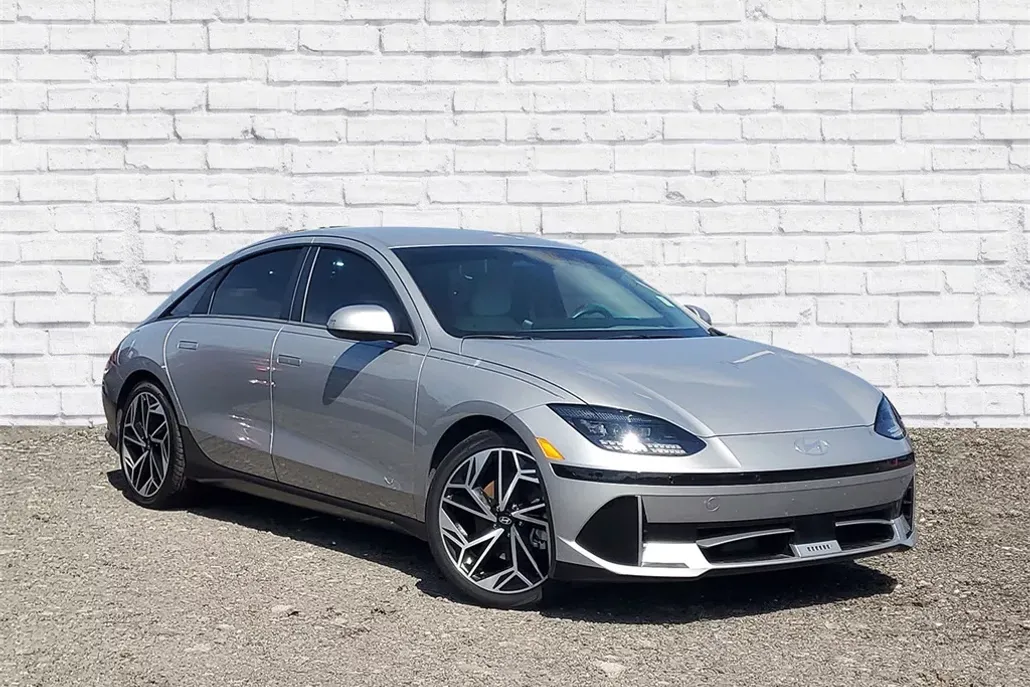 2023 Hyundai Ioniq 6 SEL photo 1