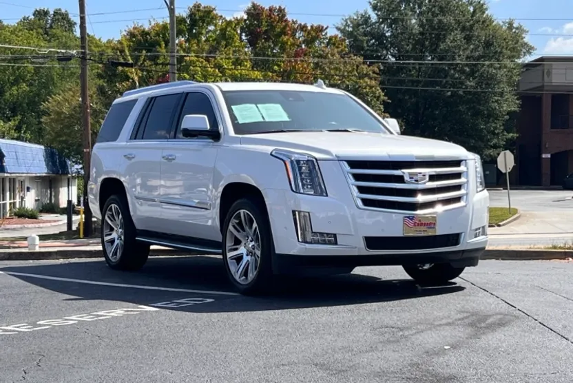 2020 Cadillac Escalade Luxury photo 1