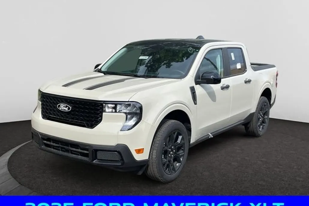 2025 Ford Maverick XLT photo 1