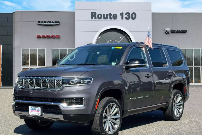 2023 Jeep Grand Wagoneer photo 1