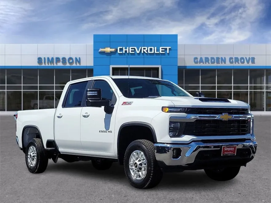2026 Chevrolet Silverado 2500HD LT photo 1