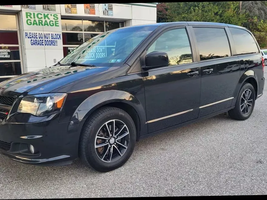 2018 Dodge Grand Caravan SE photo 1