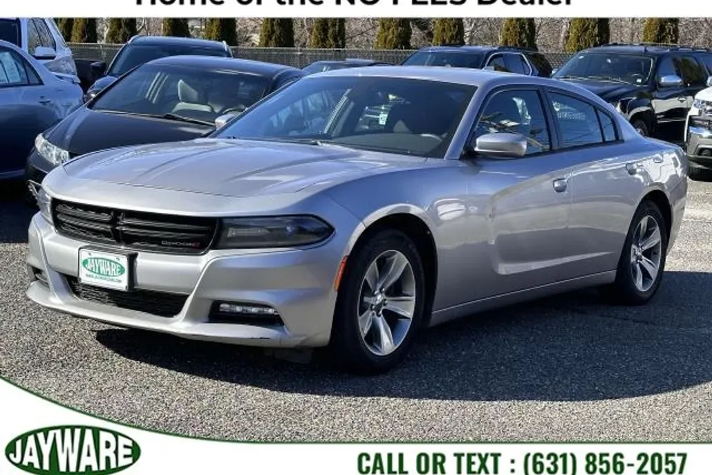 2015 Dodge Charger SXT photo 1