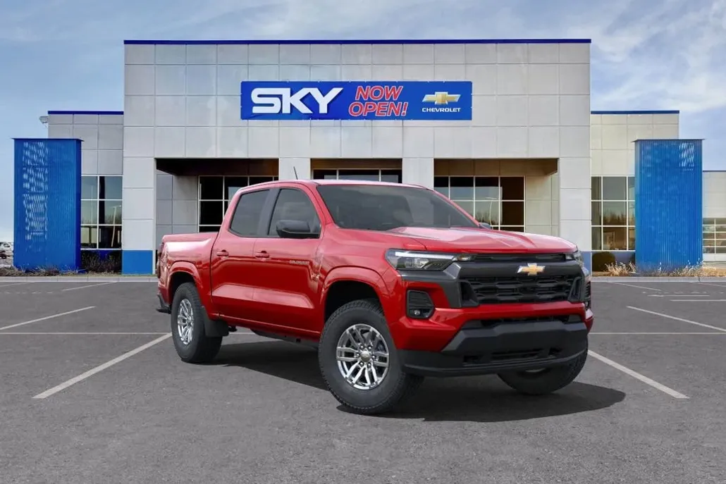 2024 Chevrolet Colorado LT photo 1