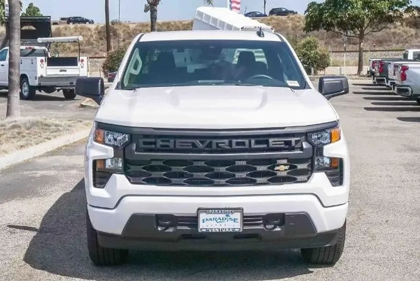 2026 Chevrolet Silverado 1500 Custom photo 1