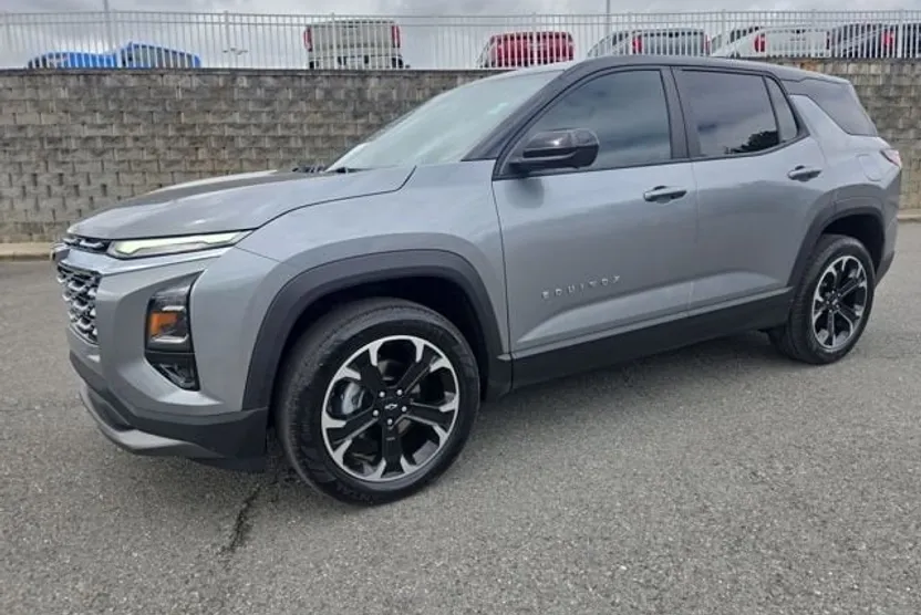 2025 Chevrolet Equinox LT photo 1