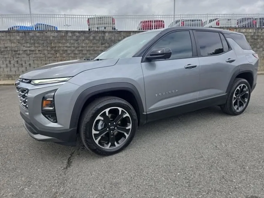 2025 Chevrolet Equinox LT photo 1