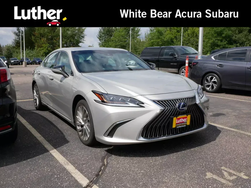 2020 Lexus ES 300h Luxury photo 1
