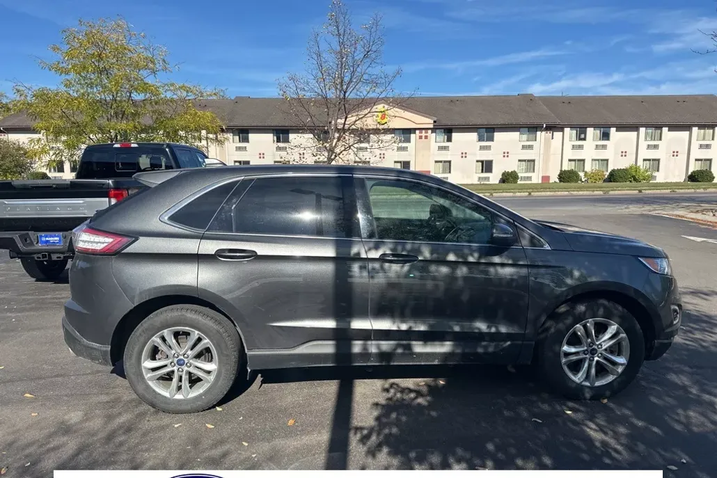 2018 Ford Edge SEL photo 1
