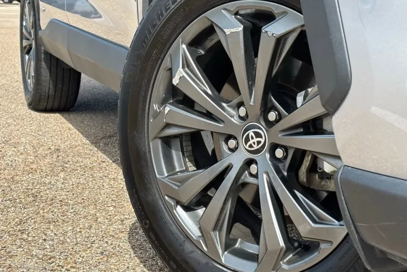 2023 Toyota RAV4 Hybrid Limited photo 1