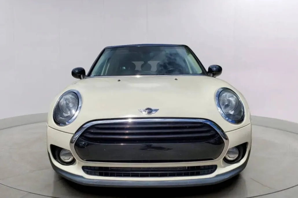 2017 Mini Clubman Base photo 1