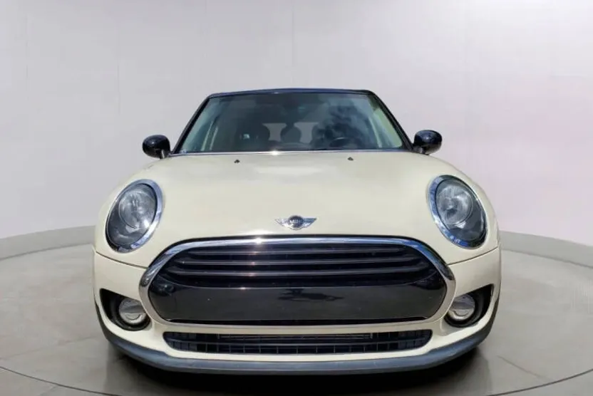 2017 Mini Clubman Base photo 1