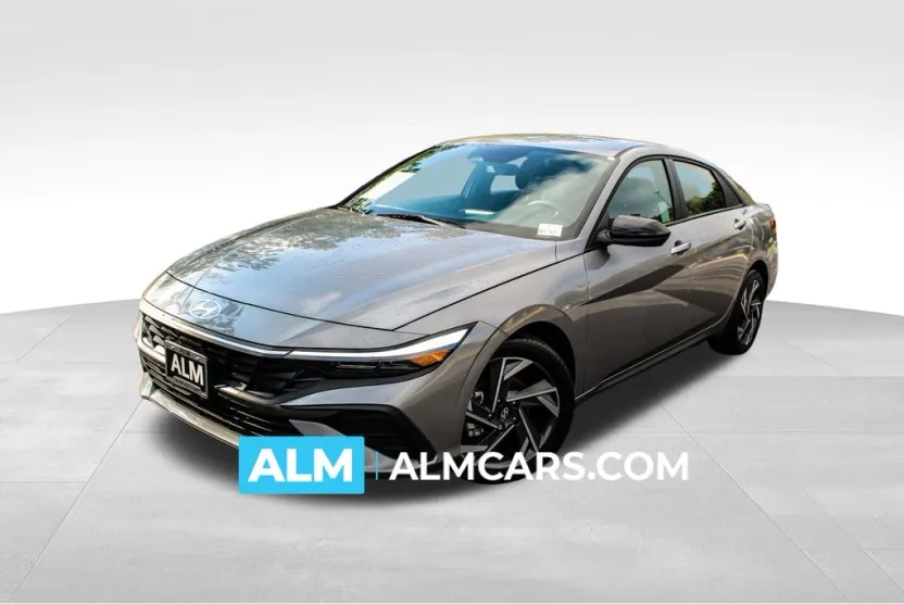 2025 Hyundai Elantra SEL Sport photo 1