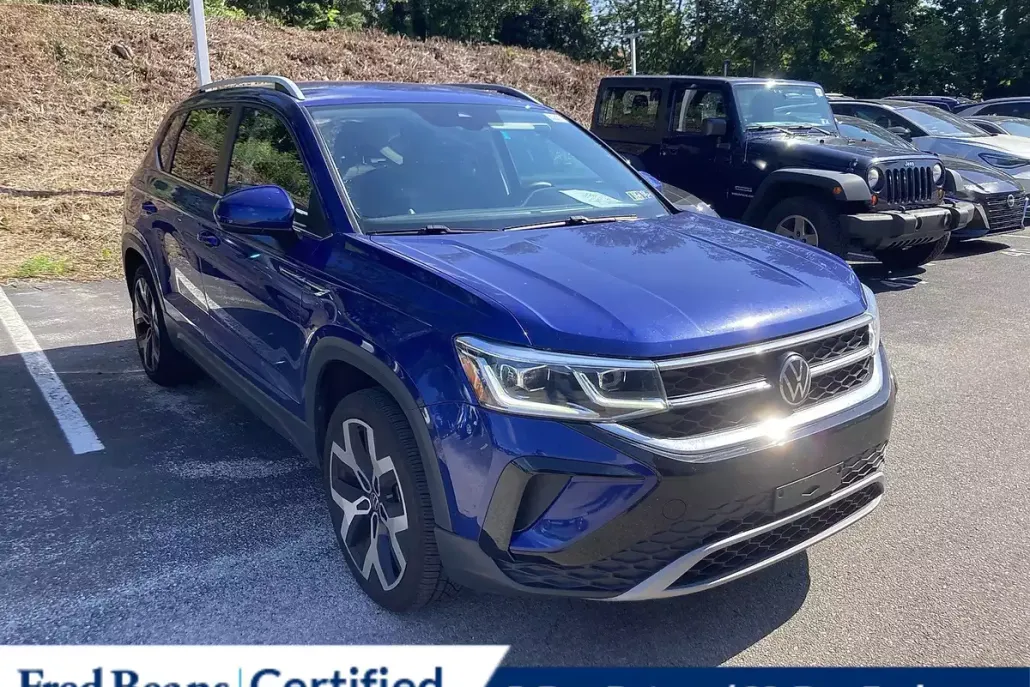 2022 Volkswagen Taos SEL photo 1