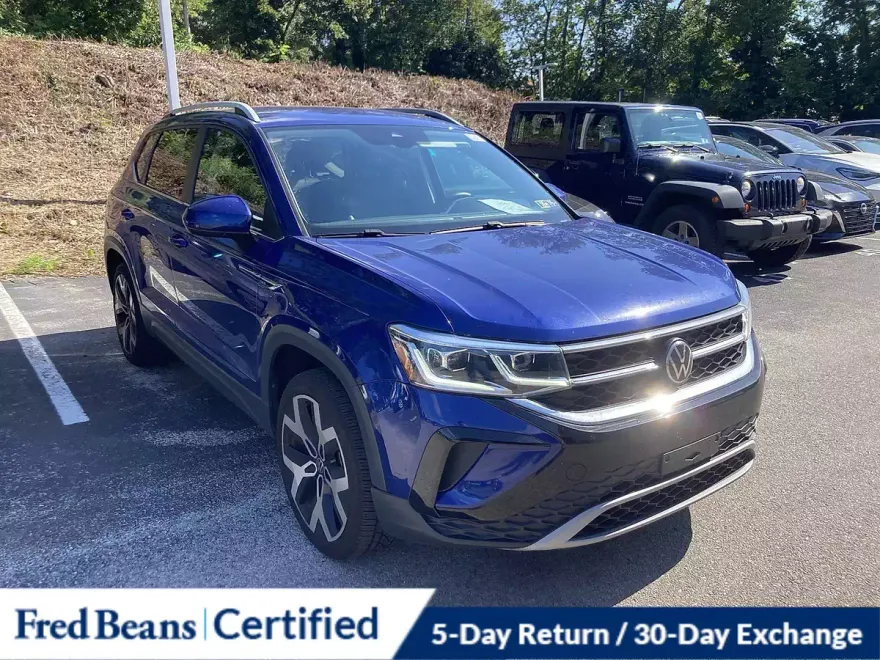 2022 Volkswagen Taos SEL photo 1
