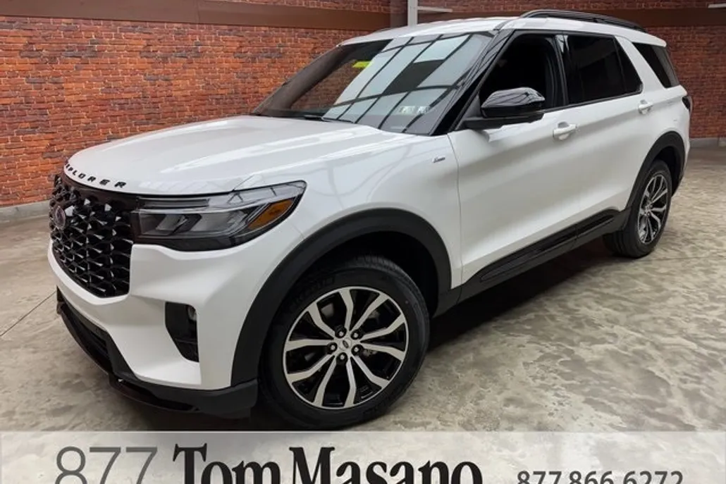 2025 Ford Explorer ST-Line photo 1