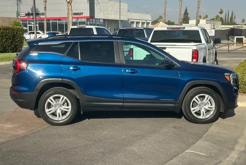 2022 Gmc Terrain SLE photo 1