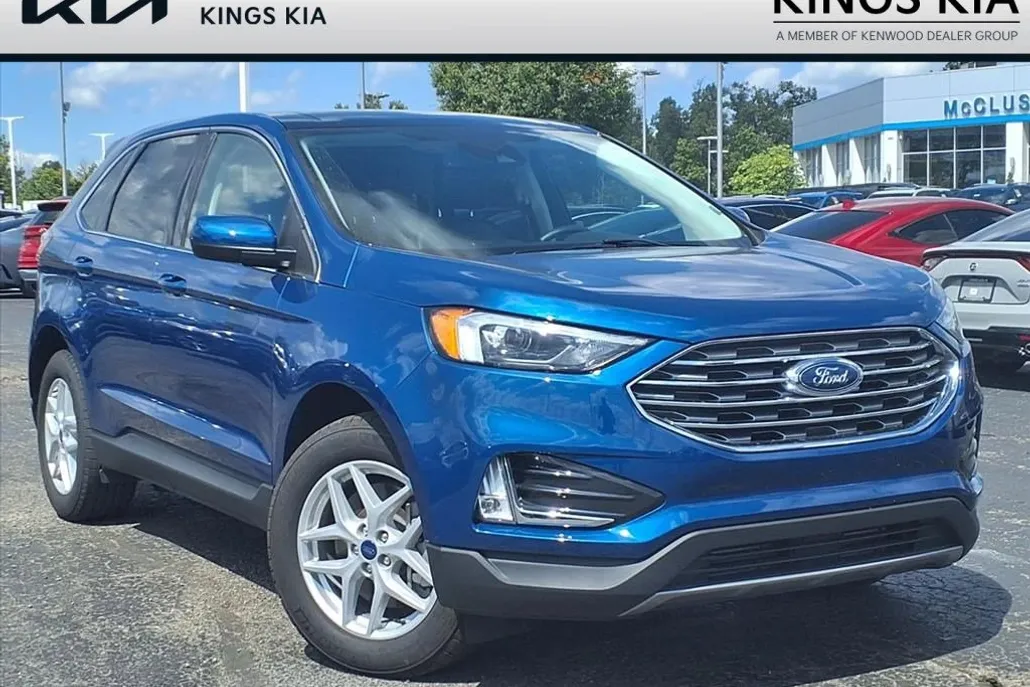 2022 Ford Edge SEL photo 1
