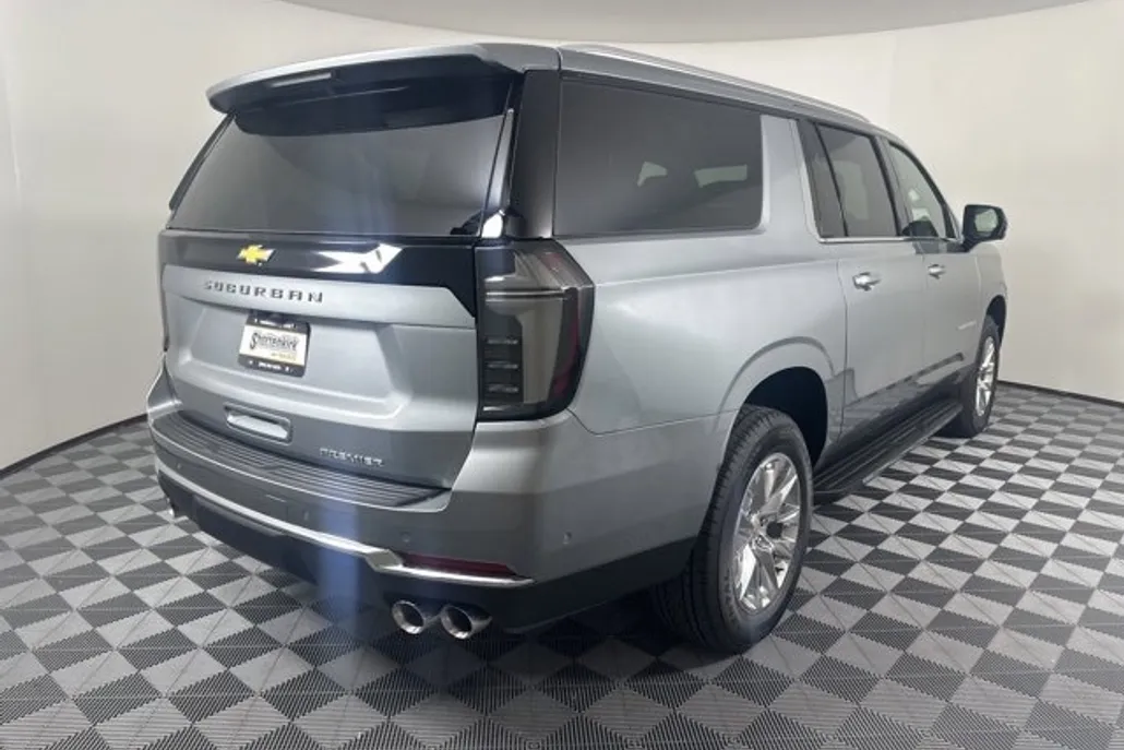 2025 Chevrolet Suburban Premier photo 1