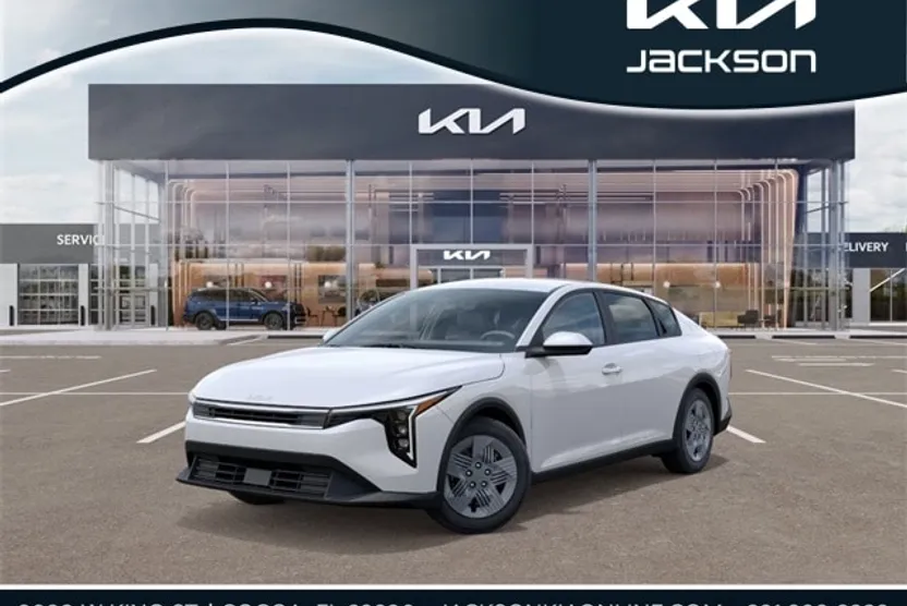 2025 Kia K4 LXS photo 1