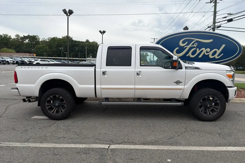 2013 Ford F-350 Lariat photo 1