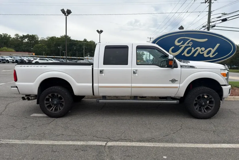 2013 Ford F-350 Lariat photo 1