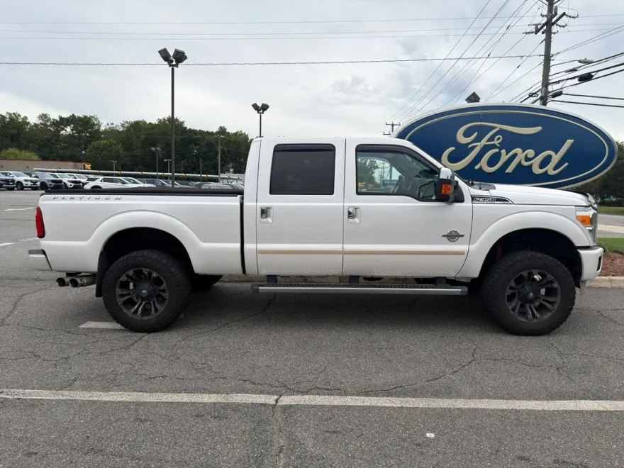 2013 Ford F-350 Lariat photo 1