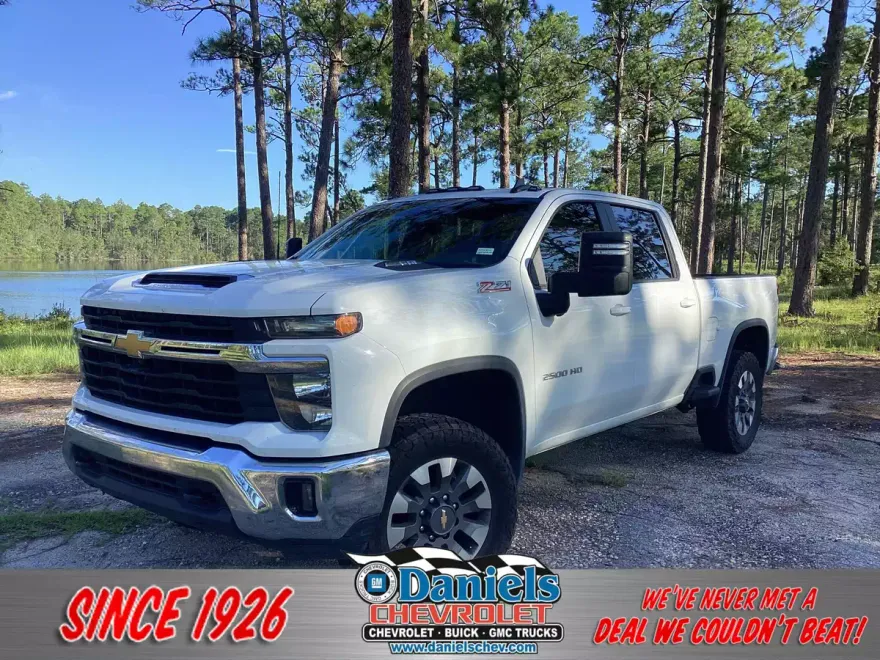 2024 Chevrolet Silverado 2500HD LT photo 1