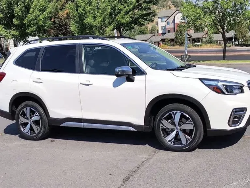 2021 Subaru Forester Touring photo 1