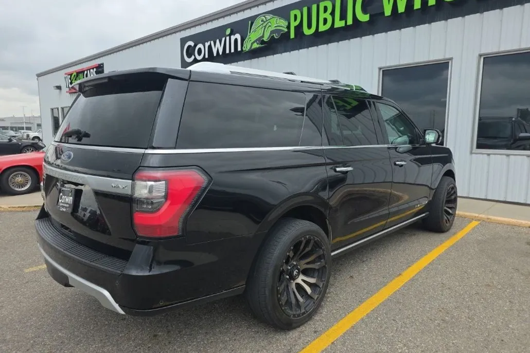 2019 Ford Expedition MAX Platinum photo 1