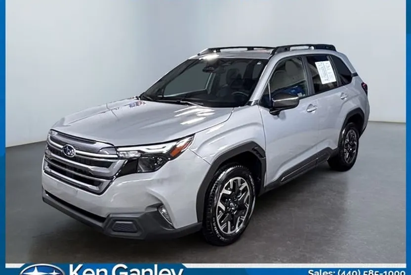 2025 Subaru Forester Premium photo 1