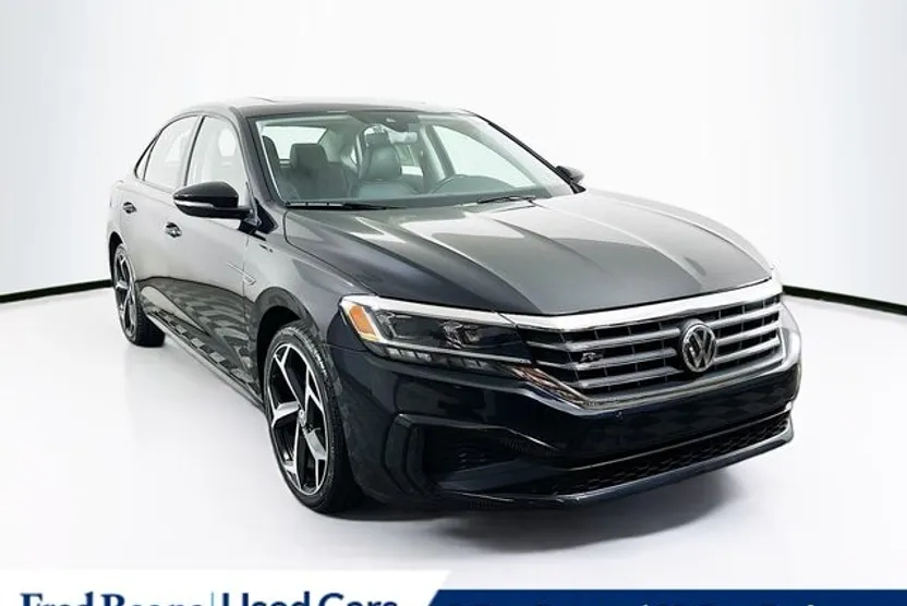 2020 Volkswagen Passat 2.0T R-Line photo 1