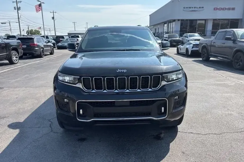 2024 Jeep Grand Cherokee Overland photo 1